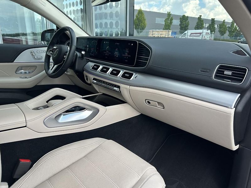 Mercedes-Benz GLE 400d 4MATIC AMG Coupe - fotka 13 z 36