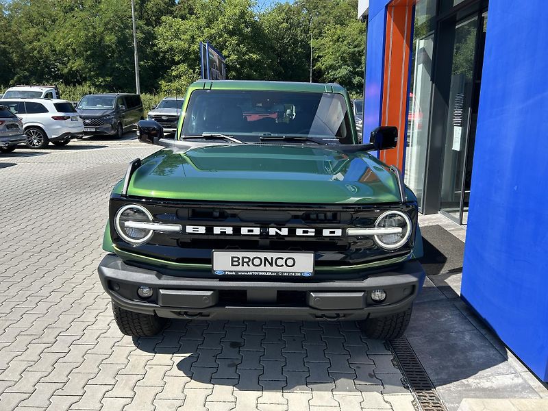 Ford Bronco 2.7 EcoBoost 246kW OUTER BANKS - fotka 2 z 36