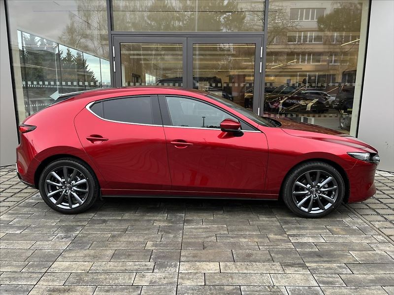 Mazda 3 (2026) 2,5 140ps 6MT FWD Centre-line - fotka 8 z 13