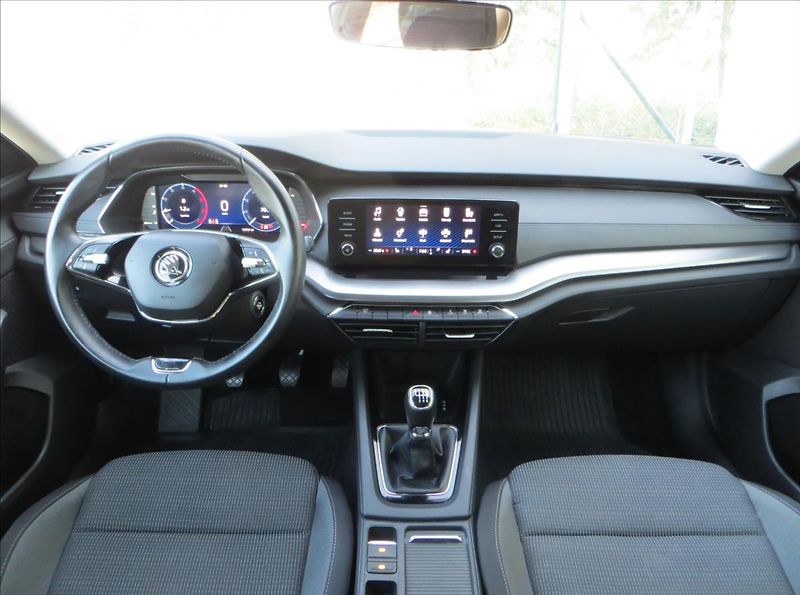 Škoda Octavia 2,0 TDI 85kW Ambition ČR - fotka 27 z 27
