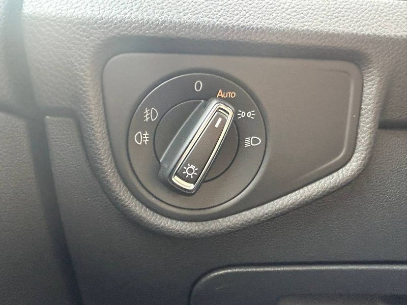 Volkswagen Touran (2022) 2.0 TDI DSG TAŽNÉ PANORAMA - fotka 9 z 31