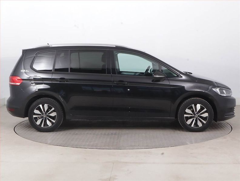 Volkswagen Touran (2025) Comfortline 1.5 TSI - fotka 6 z 19