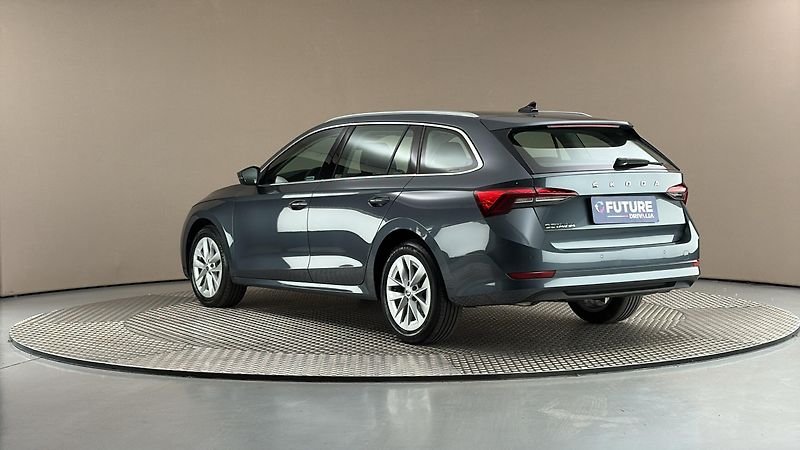 Škoda Octavia 2.0 TDI Style Combi - fotka 2 z 24