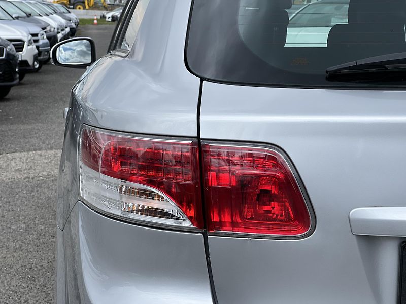 Toyota Avensis SOL 1.8 VVT-i NAVI KLIMA ALU - fotka 43 z 45
