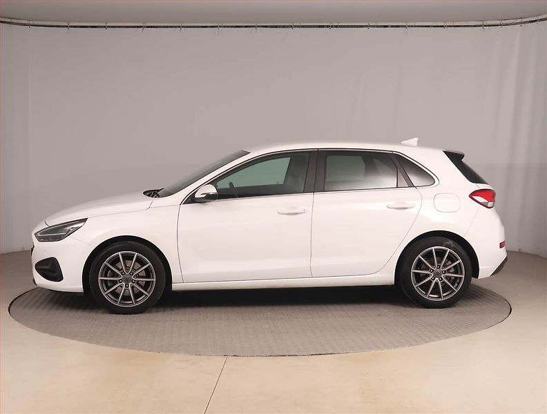 Hyundai i30 (2022) 1.0 T-GDI, ČR,1.maj - fotka 3 z 19