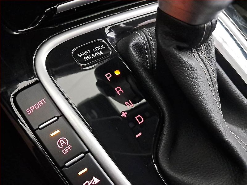 Kia Ceed (2022) GT Line 1.5 T-GDI - fotka 16 z 18