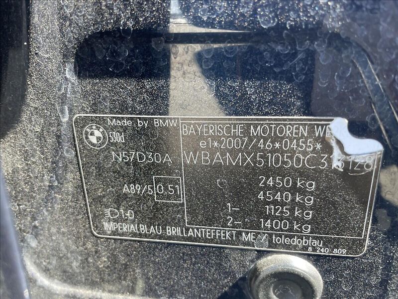 BMW Řada 5 3,0 d 180kw Manuál Luxury 2maj - fotka 31 z 31