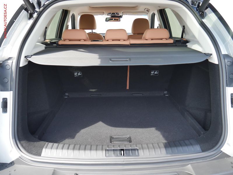 BAIC X75 (2025) 1.5T, ČR, AT, LED, panorama - fotka 8 z 25