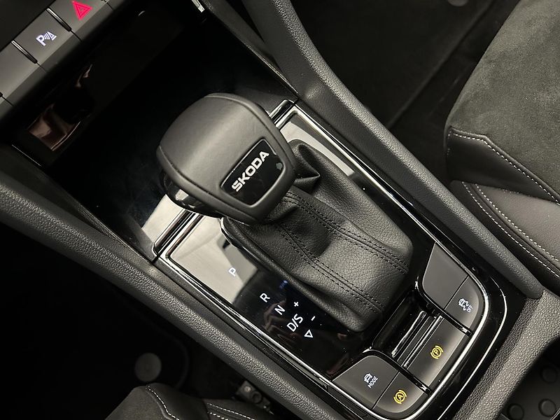 Škoda Karoq 2.0 TDI Top selection - fotka 15 z 26