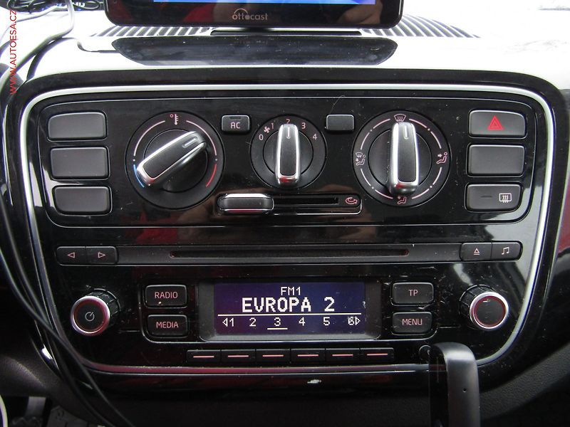 Volkswagen up! (2012) 1.0 i, AC - fotka 13 z 16