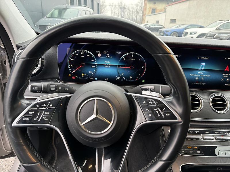 Mercedes-Benz Třídy E E 220d 4M Kombi - fotka 10 z 15