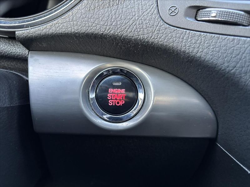Kia Sorento 2,2 CRDi AT 4x4 Premium PANORA - fotka 30 z 38