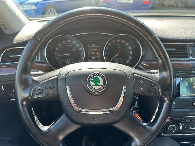 Škoda Superb (2011) 2.0Tdi 103kw - fotka 16 z 29