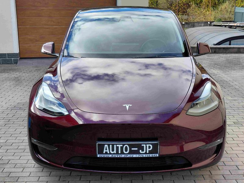 Tesla Model Y AWD PERFORMANCE - fotka 7 z 11