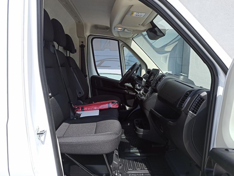 Toyota Proace Max 2.2D 132kW L4H3 NOVÉ  - fotka 9 z 26