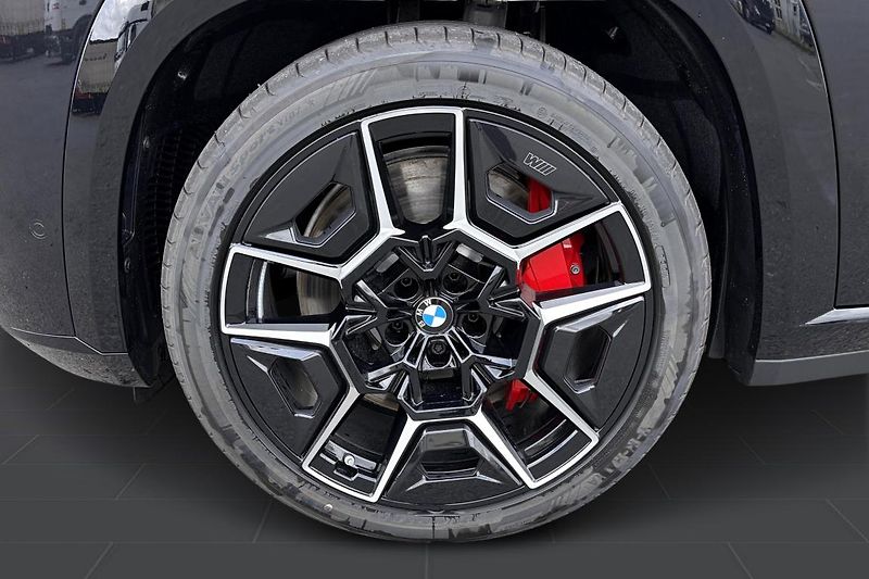 BMW XM 50e - fotka 5 z 11