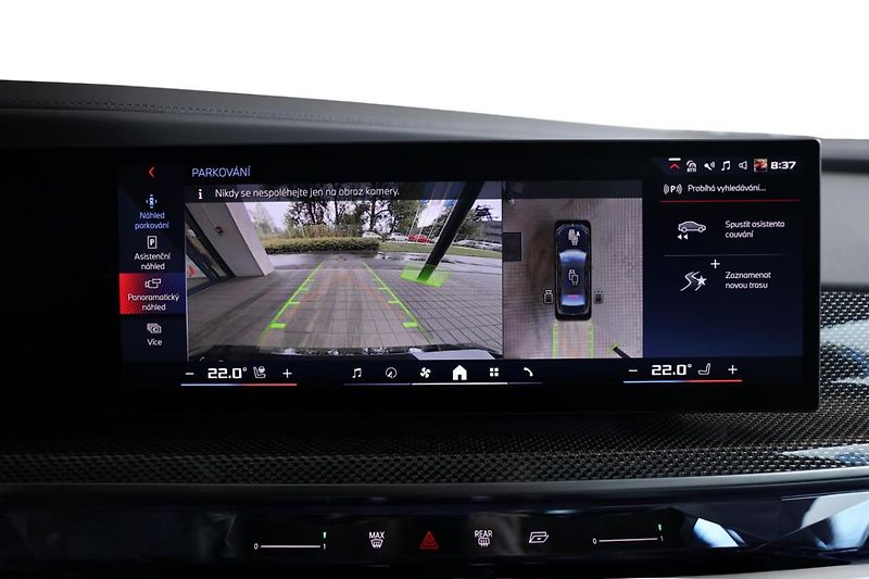 BMW i7 M70 - fotka 12 z 38