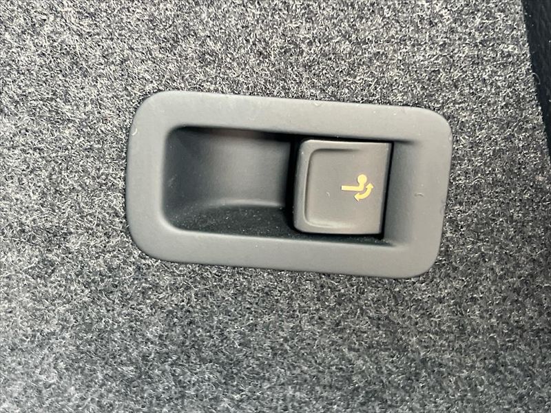 Škoda Karoq 1,5 TSi 110kW 7DSG SPORTLINE - fotka 22 z 34