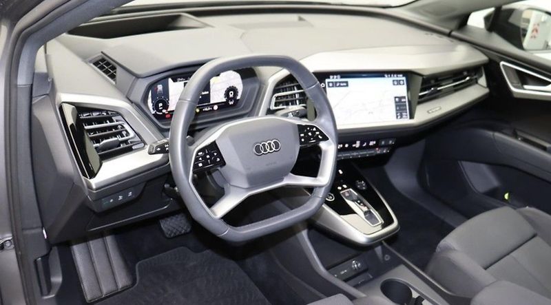 Audi Q4 e-tron  50 quattro S-LINE 21