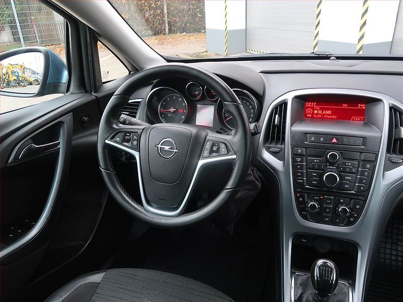 Hyundai i40 (2015) 1.7 CRDi, Navi, Xenony - fotka 7 z 21