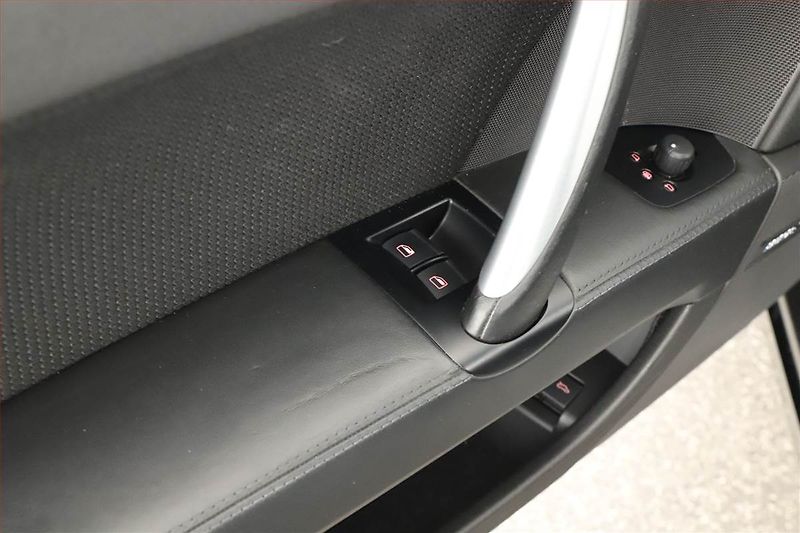 Audi TT (2008) S-Line 2.0 TFSI, Kůže - fotka 9 z 18