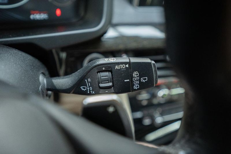 BMW X5 40e 2.0 180 kW xDrive - fotka 22 z 49
