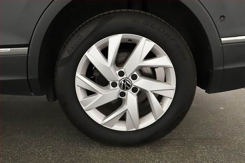 Volkswagen Tiguan Allspace (2023) Elegance 1.5 TSI - fotka 19 z 19