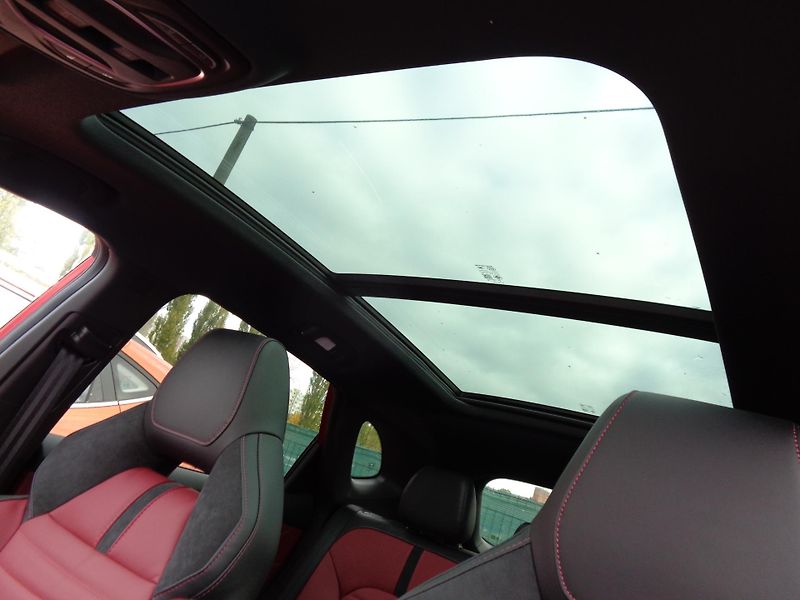 MG EHS 1,5 PHEV 10 AT, Exclusive - fotka 37 z 41