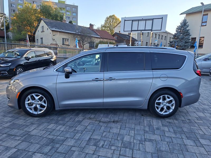 Chrysler Pacifica (2017) 3,6L V6 Touring L PLUS,DVD,And - fotka 4 z 35