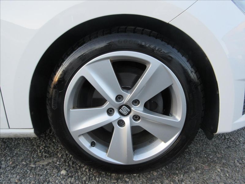 Seat Leon 1,4 TSI Led FR Top Stav - fotka 14 z 16