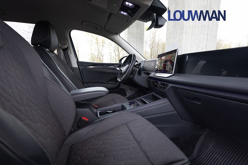 Volkswagen Tiguan 1.5 Life DSG - fotka 26 z 34