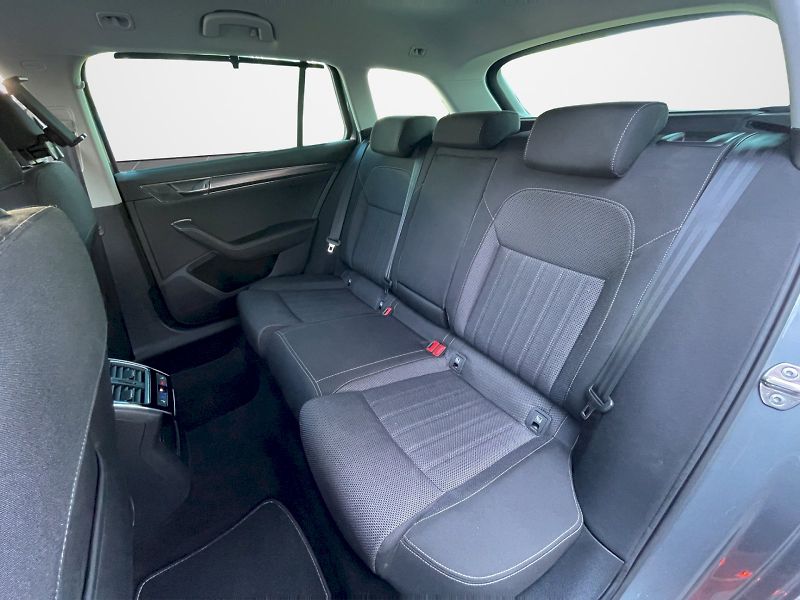 Škoda Superb (2023) 2.0 TDI 147kW Style Plus DSG C - fotka 14 z 21