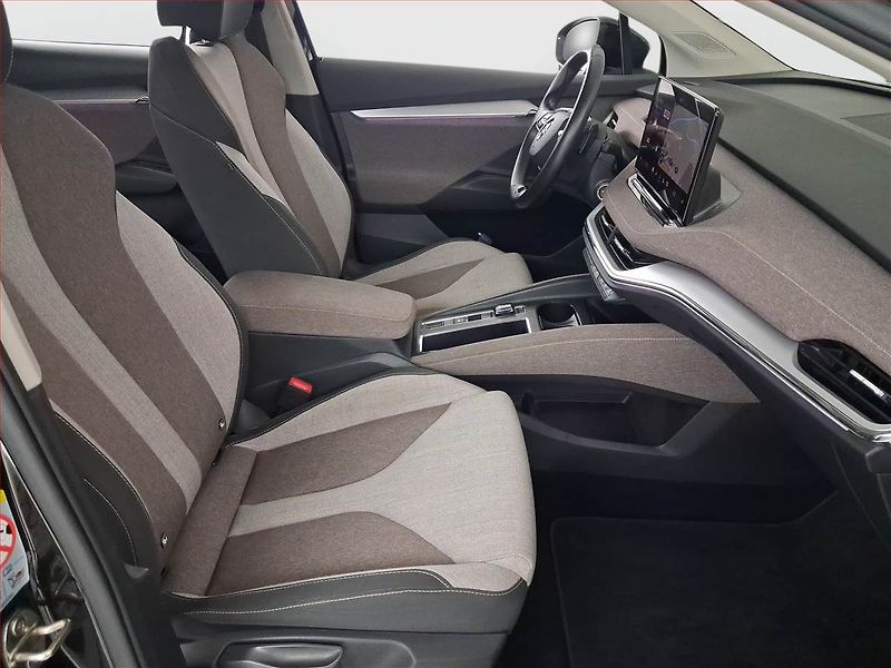 Škoda Enyaq (2021) Lodge iV 60 (62 kWh), SoH 93% - fotka 9 z 17