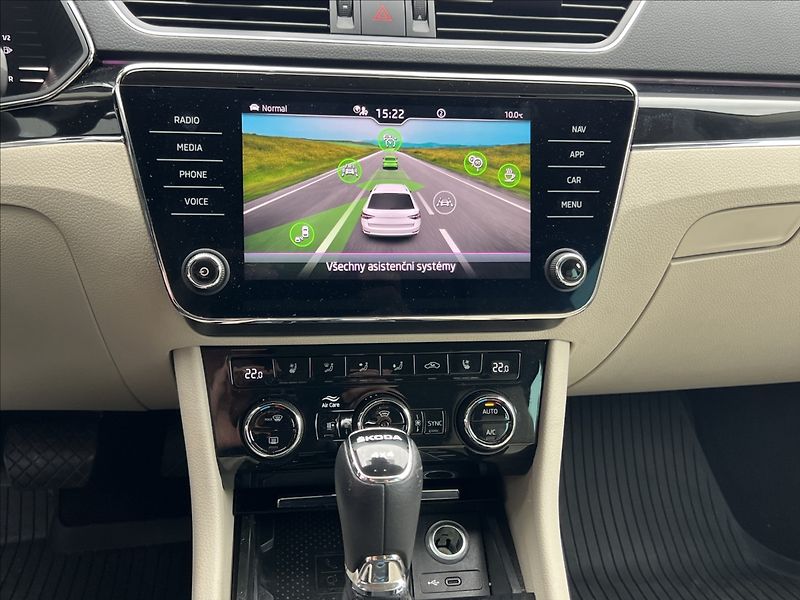 Škoda Superb 2,0 TDI 200HP L&K DSG 4X4 - fotka 28 z 40