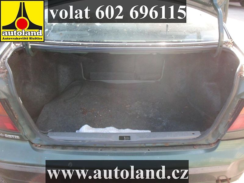 Nissan Almera (1996) VOLAT 602 696115 - fotka 6 z 9