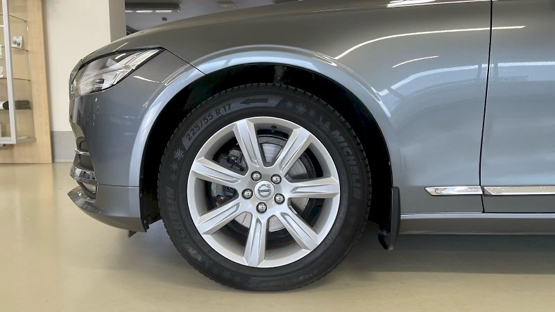 Volvo V90 (2018) Kombi Inscription 2.0 TDI 110k - fotka 8 z 38