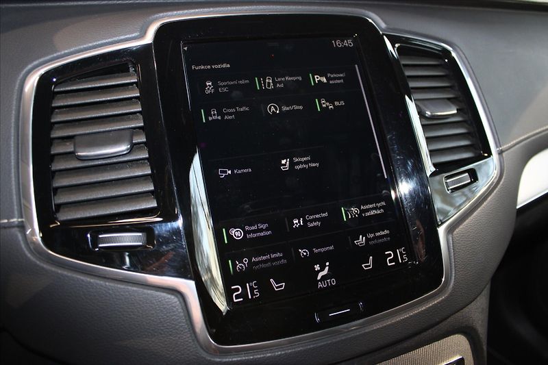 Volvo XC90 B5 AWD R Design PilotAssist/DP - fotka 22 z 32