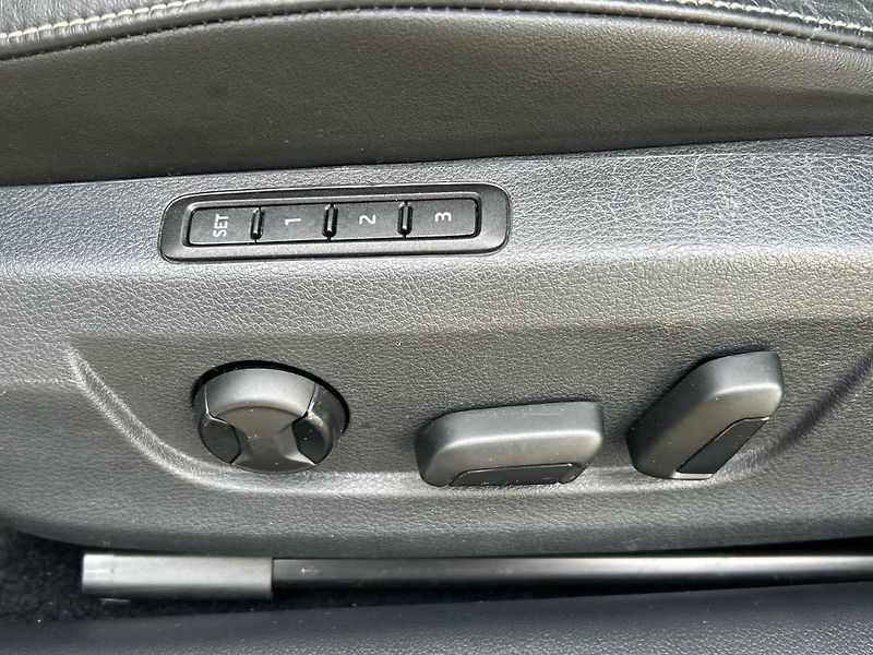 Škoda Superb (2022) kombi 2.0 TDI 7DSG L&K - fotka 25 z 35