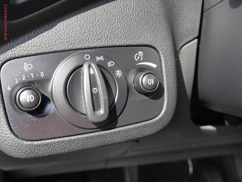 Ford Grand C-MAX (2019) 1.5 EB, 1.maj,ČR, servis - fotka 15 z 19