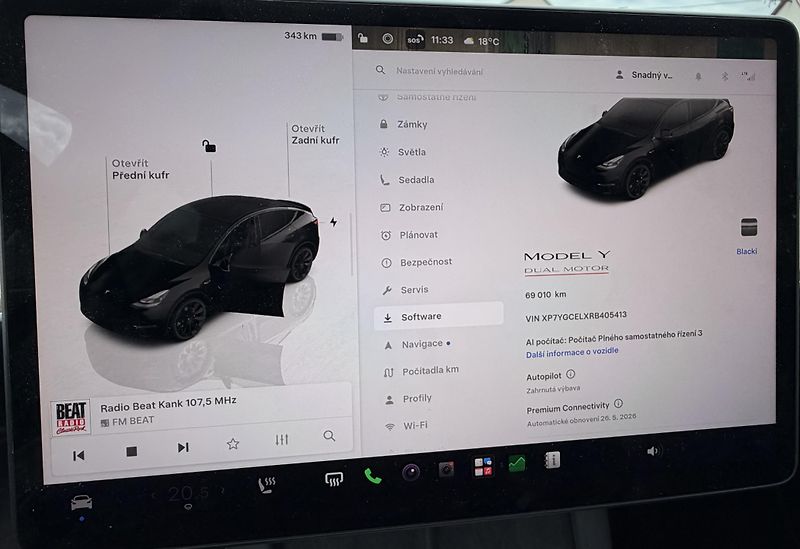 Tesla Model Y (2024) Long Range Dual Performance - fotka 16 z 17