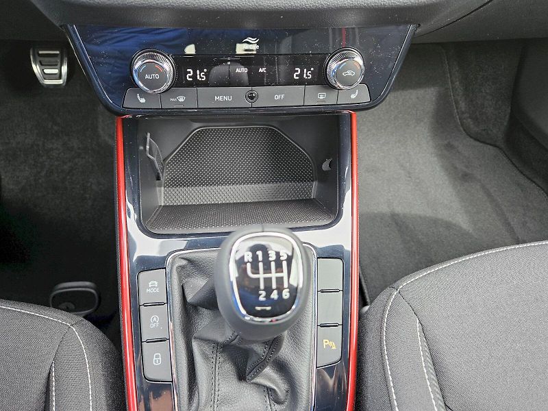 Škoda Fabia (2023) Monte Carlo TSI 81/1.0 M6F - fotka 21 z 27