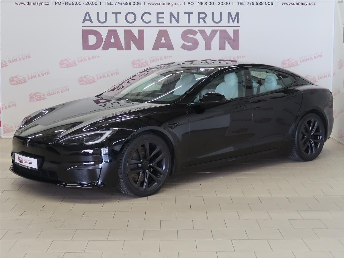 Tesla Model S 0,0 1.majitel ZÁNOVNÍ !