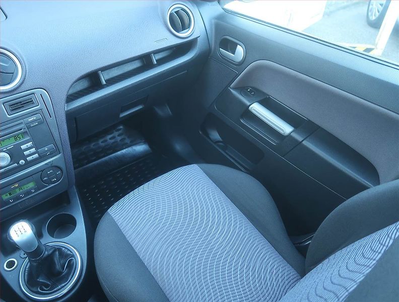 Ford Fusion (2010) 1.4, Serv.kniha, Tažné - fotka 8 z 14