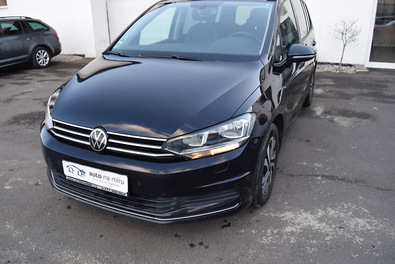 Volkswagen Touran (2021) 1.5TSI 110kw ACTIVE 7 MÍST NAV - fotka 2 z 41