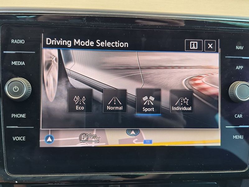Volkswagen Passat Variant R-Line - fotka 20 z 31