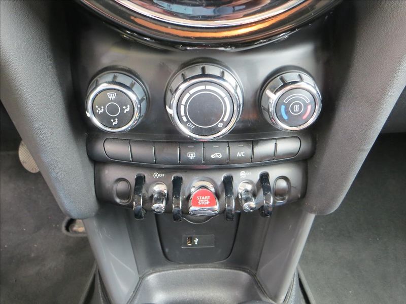 Mini Cooper 1,5 100kW CZ DPH Klima,Tempo - fotka 14 z 21