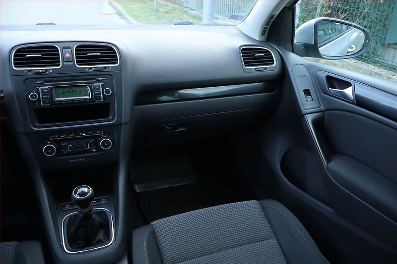 Volkswagen Golf (2009) 2.0 TDI, Serv.kniha, po STK - fotka 8 z 18