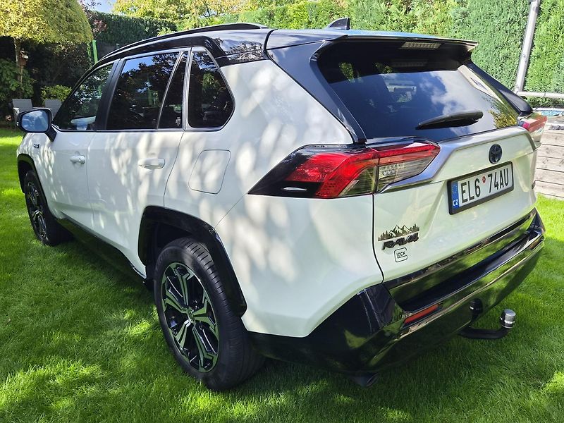 Toyota RAV4 (2022) ZÁRUKA 2027, PHEV, DPH,  - fotka 13 z 16