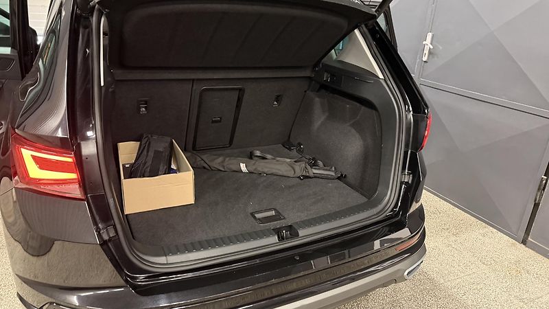 Seat Ateca (2025)  FR 2.0 TDI , AT,LED, ZÁRUKA - fotka 19 z 57