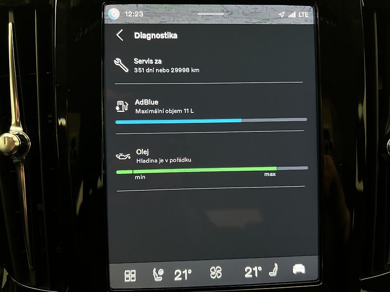 Volvo V90 B4 MOMENTUM AUT  - fotka 39 z 44
